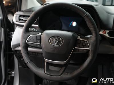 2025 Toyota Sienna XLE 8 Passenger   - Photo 15 - Lynnwood, WA 98036