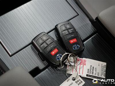 2025 Toyota Sienna XLE 8 Passenger   - Photo 25 - Lynnwood, WA 98036