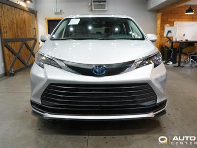 2025 Toyota Sienna XLE 8 Passenger   - Photo 2 - Lynnwood, WA 98036