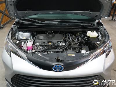2025 Toyota Sienna XLE 8 Passenger   - Photo 9 - Lynnwood, WA 98036