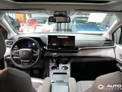 2025 Toyota Sienna XLE 8 Passenger   - Photo 14 - Lynnwood, WA 98036