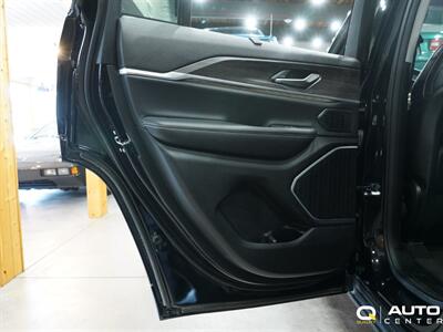 2023 Jeep Grand Cherokee Limited   - Photo 11 - Lynnwood, WA 98036