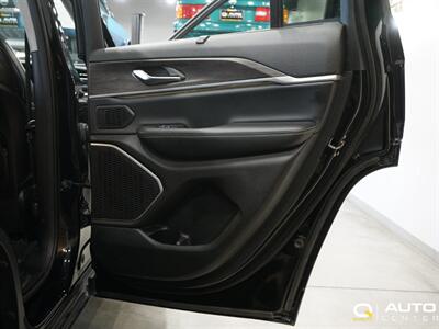 2023 Jeep Grand Cherokee Limited   - Photo 14 - Lynnwood, WA 98036