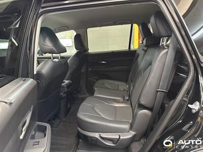2025 Toyota Grand Highlander XLE   - Photo 6 - Lynnwood, WA 98036