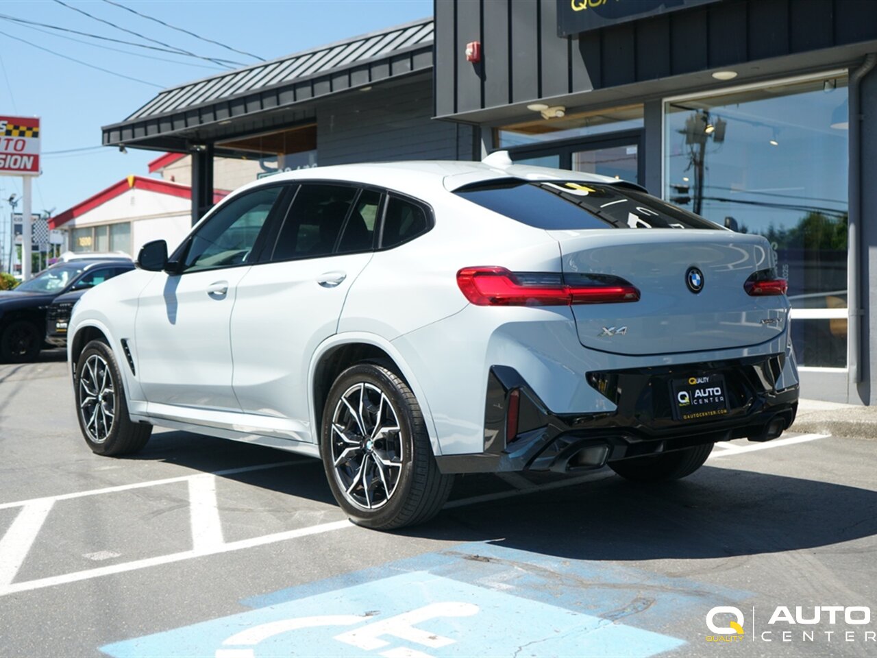 2024 BMW X4 xDrive30i - Photo 7 - Lynnwood, WA 98036