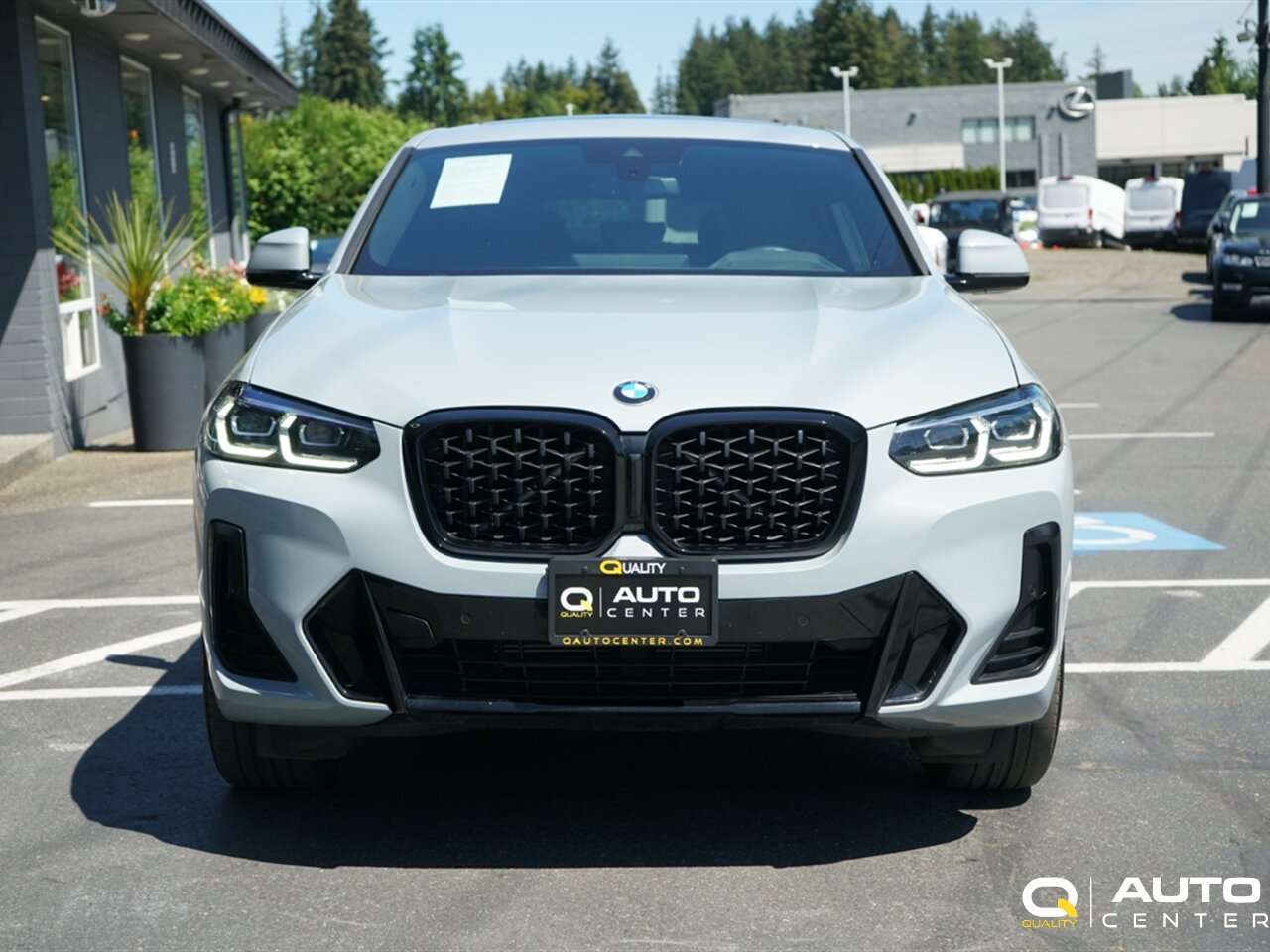 2024 BMW X4 xDrive30i - Photo 2 - Lynnwood, WA 98036