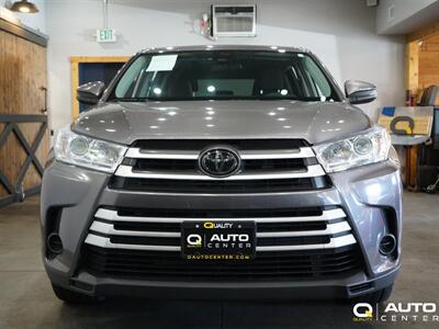 2019 Toyota Highlander LE   - Photo 2 - Lynnwood, WA 98036