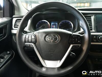 2019 Toyota Highlander LE   - Photo 22 - Lynnwood, WA 98036