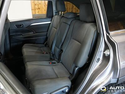 2019 Toyota Highlander LE   - Photo 42 - Lynnwood, WA 98036