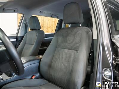 2019 Toyota Highlander LE   - Photo 16 - Lynnwood, WA 98036