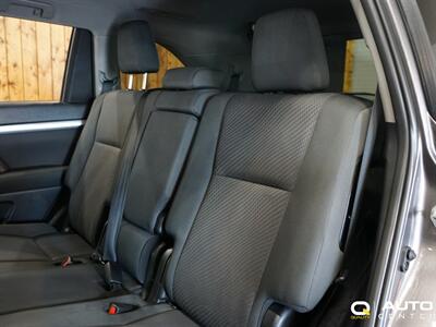 2019 Toyota Highlander LE   - Photo 43 - Lynnwood, WA 98036