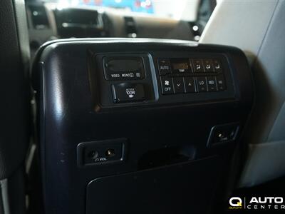 2010 Toyota Sequoia Platinum - Photo 30 - Lynnwood, WA 98036