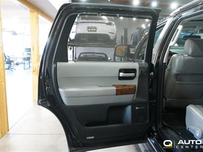 2010 Toyota Sequoia Platinum - Photo 25 - Lynnwood, WA 98036