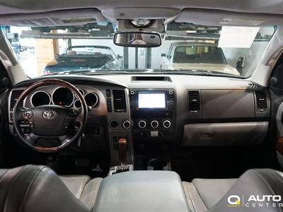 2010 Toyota Sequoia Platinum - Photo 15 - Lynnwood, WA 98036