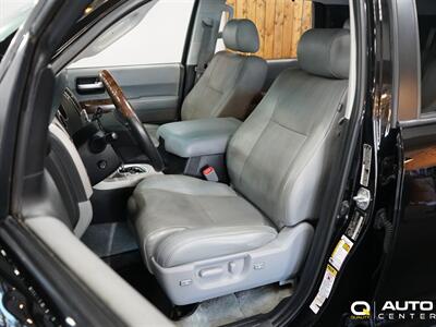 2010 Toyota Sequoia Platinum - Photo 11 - Lynnwood, WA 98036