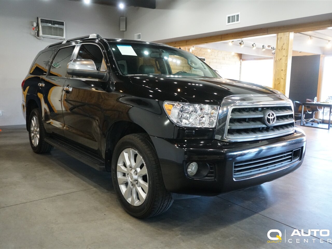 2010 Toyota Sequoia Platinum - Photo 3 - Lynnwood, WA 98036