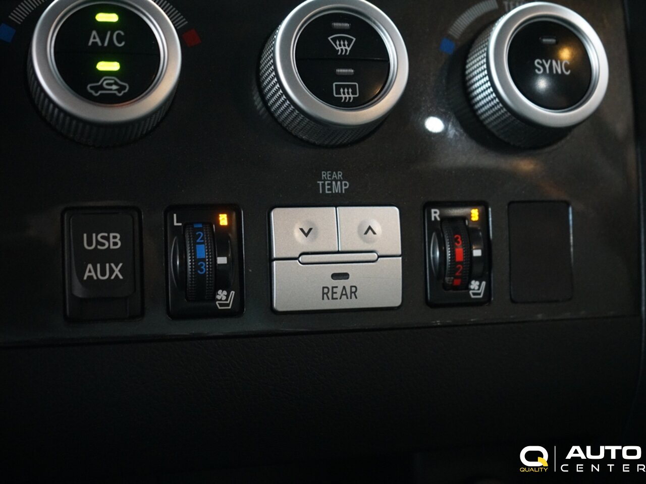 2010 Toyota Sequoia Platinum - Photo 24 - Lynnwood, WA 98036