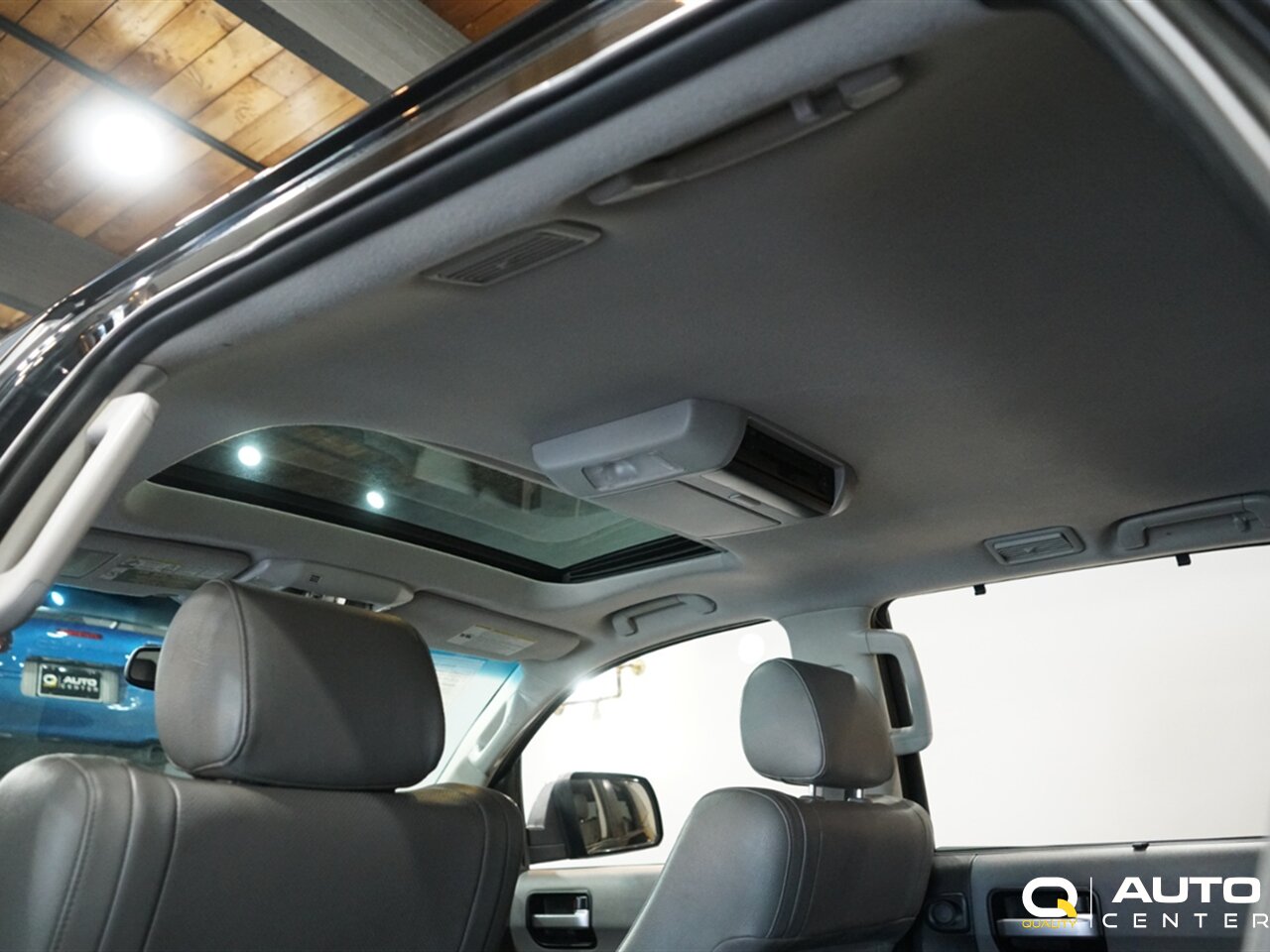 2010 Toyota Sequoia Platinum - Photo 29 - Lynnwood, WA 98036