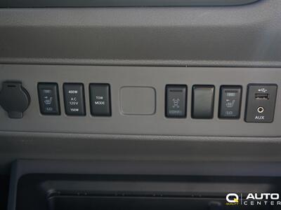 2018 Nissan NV SL   - Photo 27 - Lynnwood, WA 98036