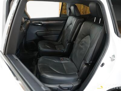 2022 Toyota Highlander Platinum   - Photo 35 - Lynnwood, WA 98036
