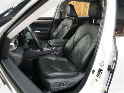 2022 Toyota Highlander Platinum   - Photo 16 - Lynnwood, WA 98036