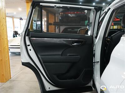 2022 Toyota Highlander Platinum   - Photo 34 - Lynnwood, WA 98036