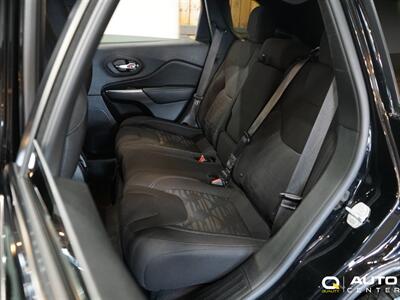 2019 Jeep Cherokee Latitude   - Photo 30 - Lynnwood, WA 98036