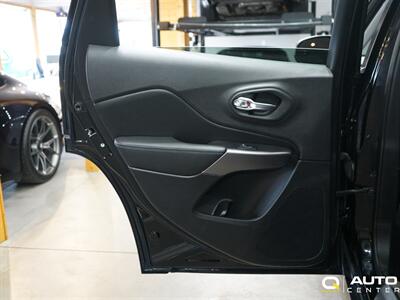 2019 Jeep Cherokee Latitude   - Photo 29 - Lynnwood, WA 98036