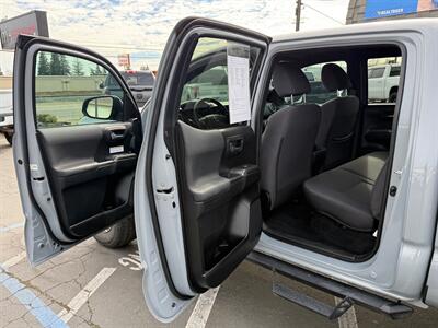 2019 Toyota Tacoma Double Cab TRD Off-Road Pickup 4D 6   - Photo 14 - Rancho Cordova, CA 95742