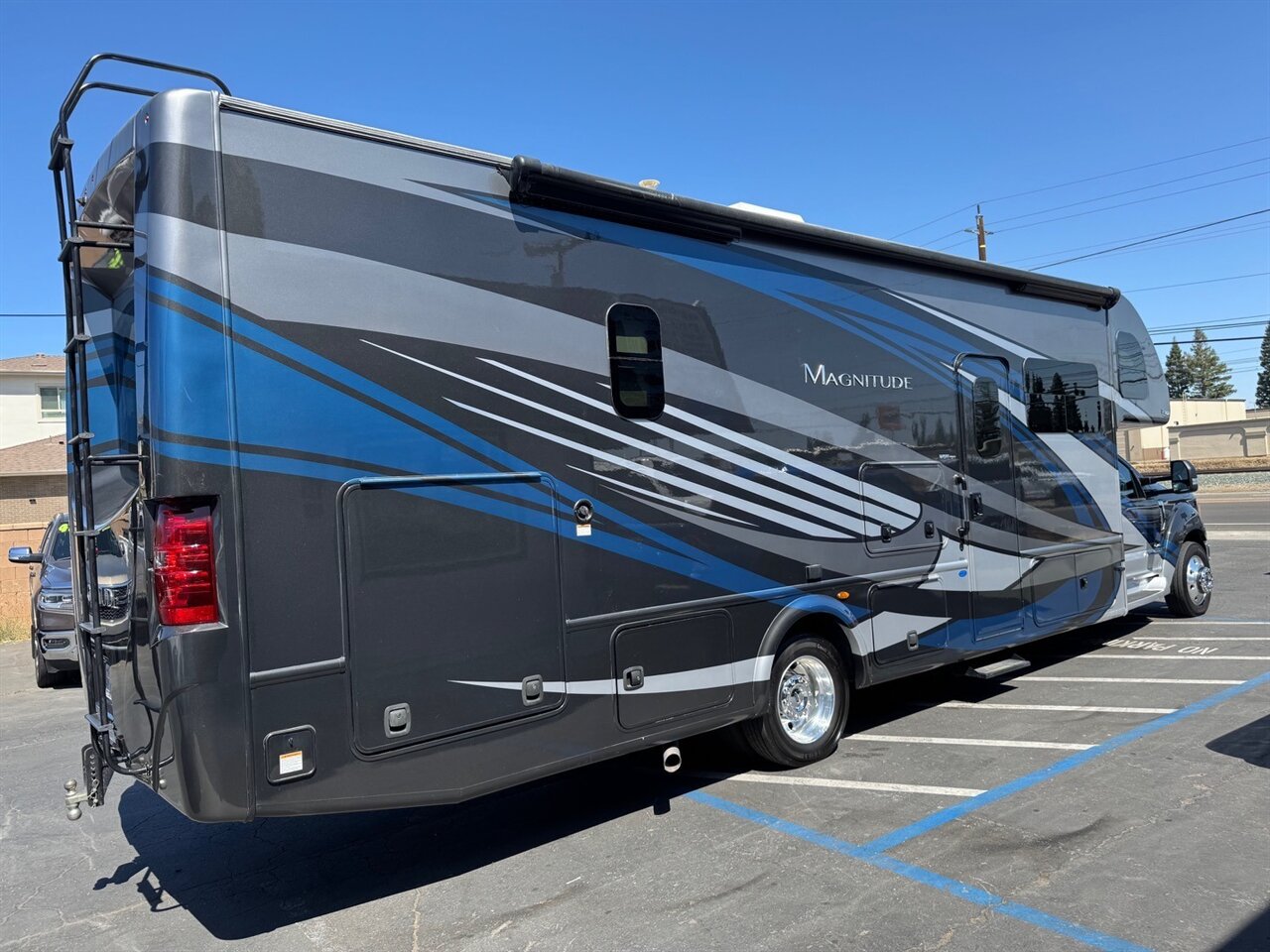 2020 Thor Magnitude Ford F-550 F550 SV34 6.7 Diesel 4x4, Bunk Beds - Photo 2 - Rancho Cordova, CA 95742