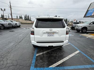 2021 Toyota 4Runner SR5 Premium 4X4, LEATHER 3 ROW AND SUNROOF   - Photo 6 - Rancho Cordova, CA 95742