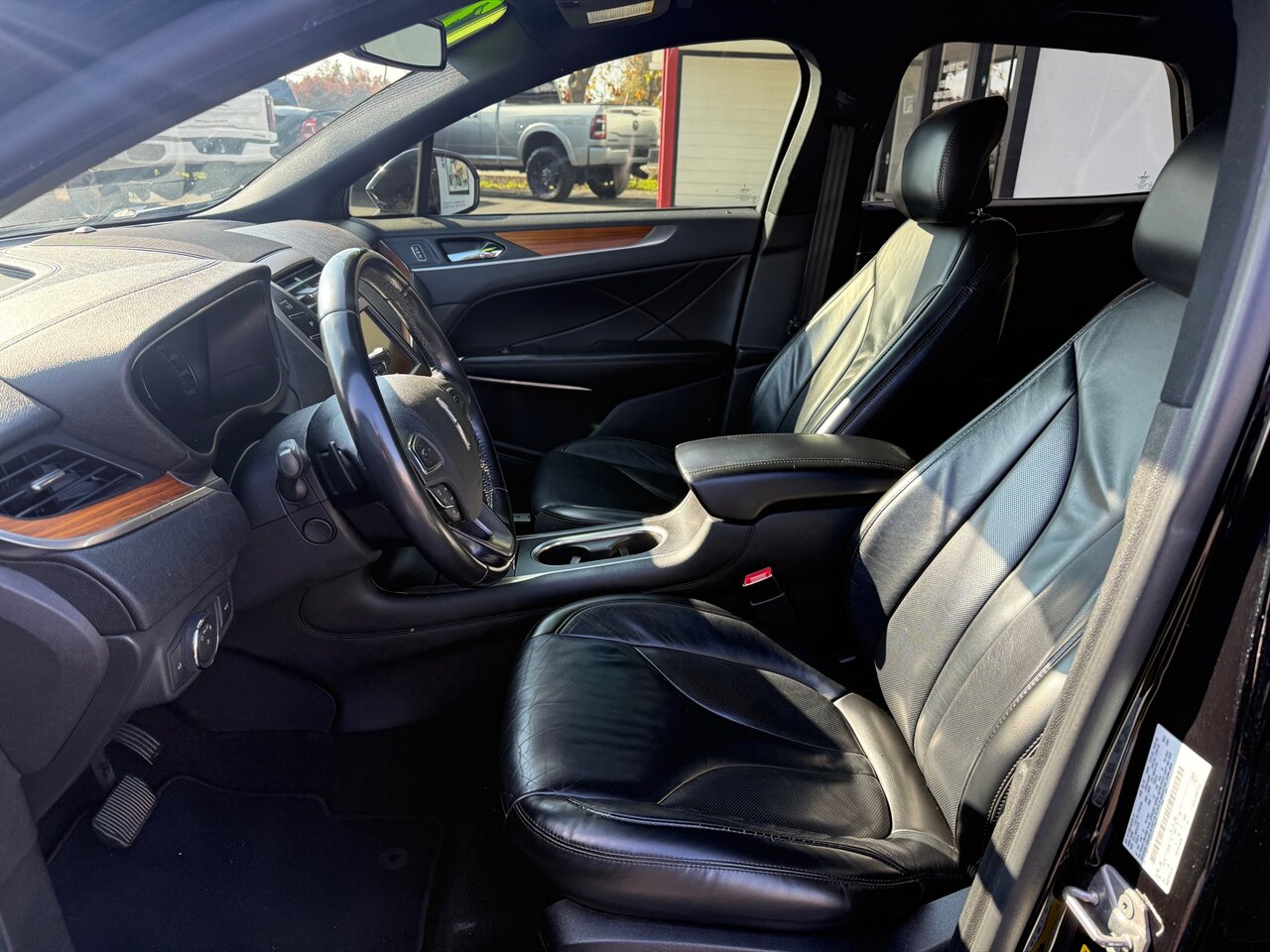 2019 Lincoln MKC Select, Motor replaced under warranty at 55k - Photo 13 - Rancho Cordova, CA 95742