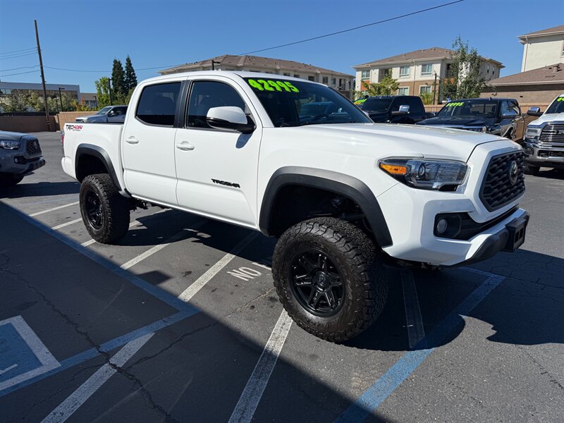2020 Toyota Tacoma TRD Off-Road 4X4, 6 SPEED (SALE PENDEING)  