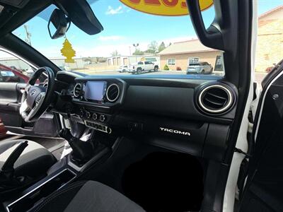 2020 Toyota Tacoma TRD Off-Road 4X4, 6 SPEED MANUAL   - Photo 4 - Rancho Cordova, CA 95742