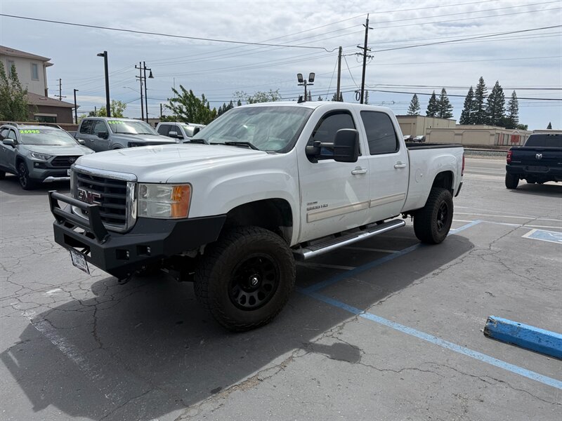 2010 GMC Sierra 4WD Crew Cab 6.5ft SLT's photo