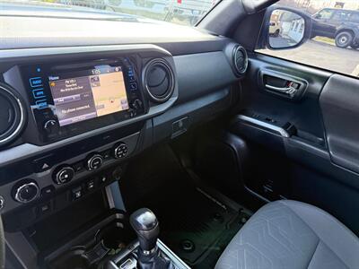 2019 Toyota Tacoma TRD Off-Road,4X4 6FT BED   - Photo 10 - Rancho Cordova, CA 95742