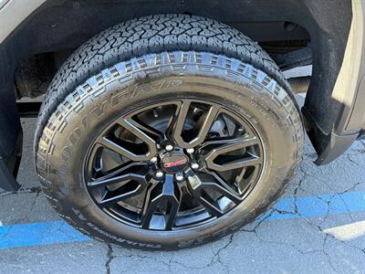2021 GMC Sierra 1500 5.3 V8 4X4, ELEVATION BLACK PACKAGE, X31   - Photo 15 - Rancho Cordova, CA 95742