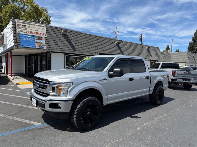 2018 Ford F-150 XLT, 5.0L 4X4 LEVELED WITH 33s  