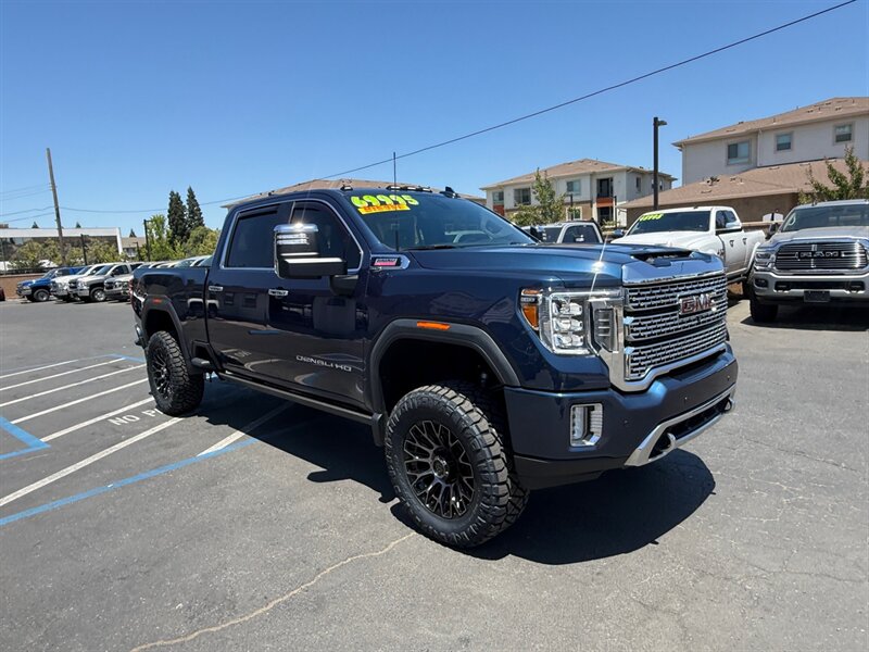 2021 GMC Sierra 2500HD Denali 6.6 Duramax  Loaded, 3in lift w/ Nitto  