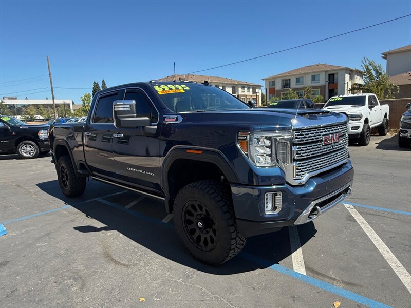 2021 GMC Sierra 2500HD Denali 6.6 Duramax  Loaded, 3in lift w/ Nitto  
