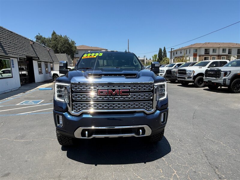 2021 GMC Sierra 2500HD Denali 6.6 Duramax  Loaded, 3in lift w/ Nitto  