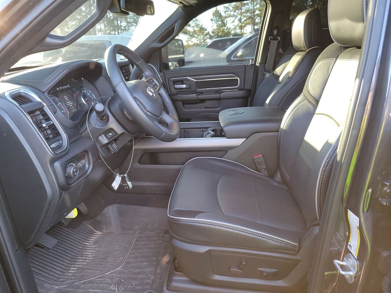 2024 RAM 2500 Laramie Night Edition 6.7 Cummins Diesel 4x4 - Photo 5 - Rancho Cordova, CA 95742