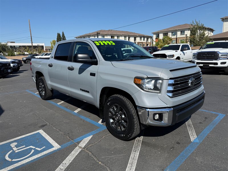 2021 Toyota Tundra Crewmax Sr5 5.7 V8 4x4  