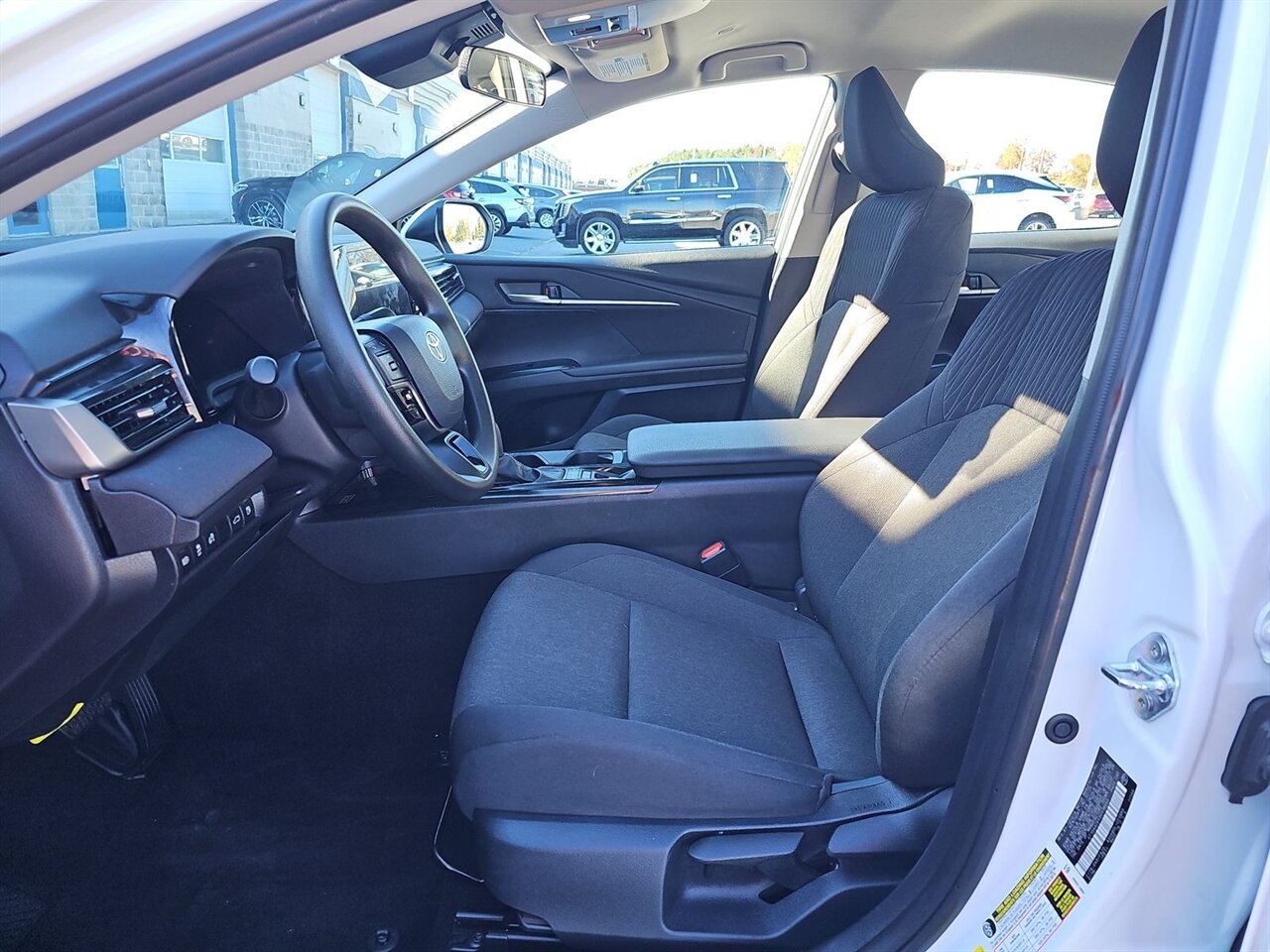 2025 Toyota Camry LE - Photo 5 - Rancho Cordova, CA 95742