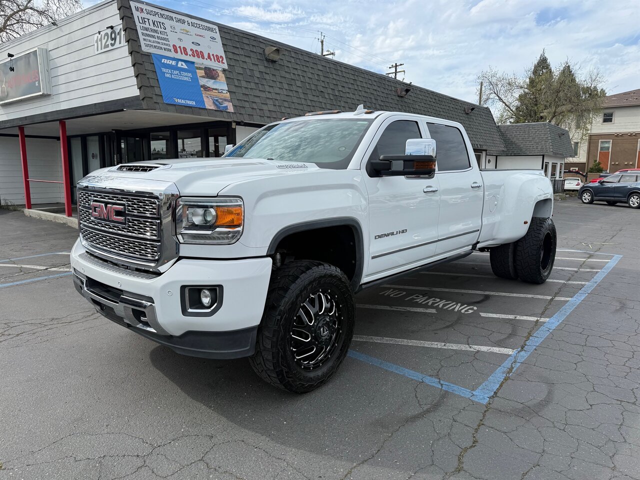 2019 GMC Sierra 3500HD Denali 6.6 Duramax Diesel 4x4, Leveled w/35s   - Photo 1 - Rancho Cordova, CA 95742