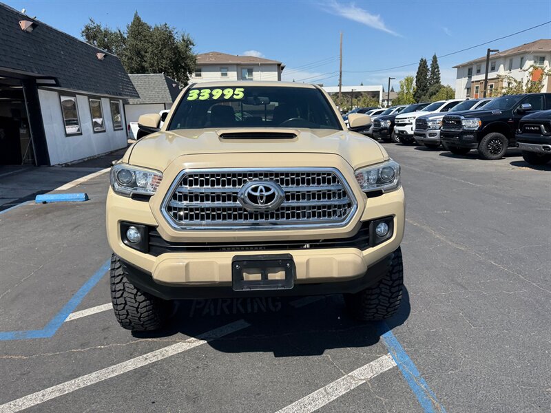 2017 Toyota Tacoma TRD, 4X4 6 SPEED MANUAL, 4 IN LIFT W/ METHODS  
