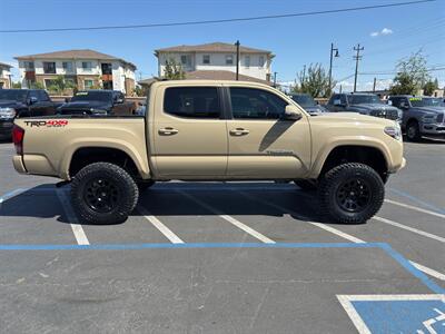 2017 Toyota Tacoma TRD, 4X4 6 SPEED MANUAL, 4 IN LIFT W/ METHODS   - Photo 4 - Rancho Cordova, CA 95742