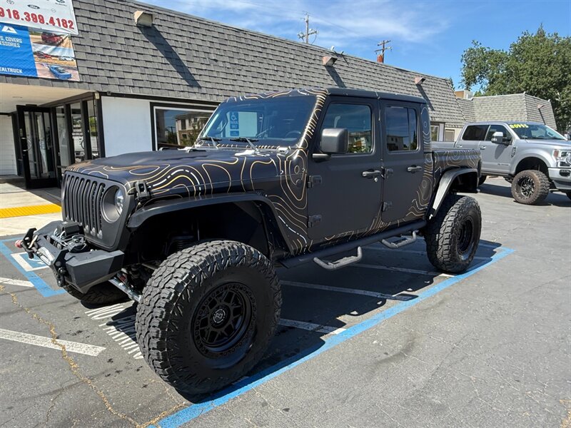 Bright White Clear Coat 2021 Jeep Gladiator Rubicon Crew Cab 4WD Pickup Truck Four-Wheel Drive Automatic