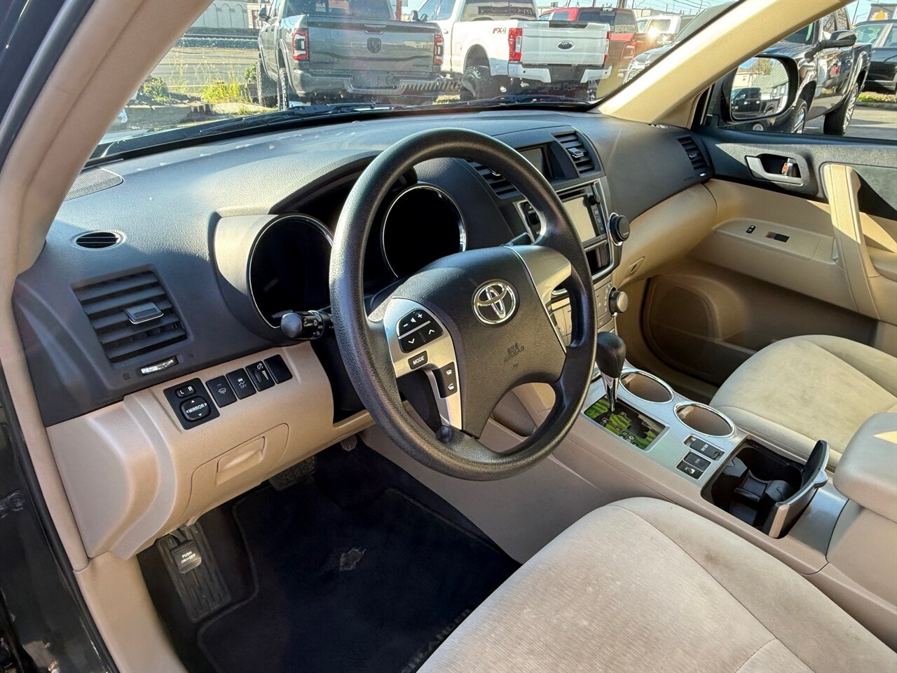 2013 Toyota Highlander 4X4, 3 ROW, 2 OWNER - Photo 9 - Rancho Cordova, CA 95742