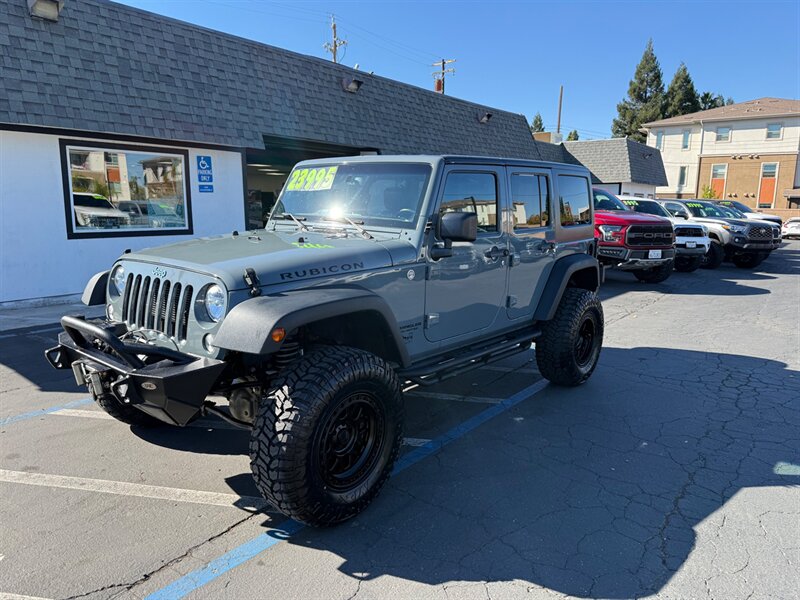 2015 Jeep Wrangler Unlimited Rubicon Lifted with Kmc with 35s  
